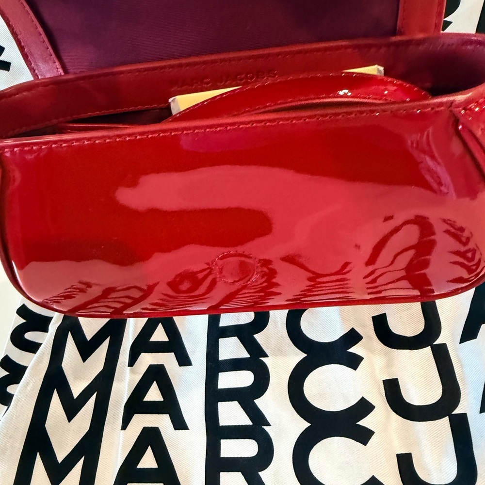 Marc Jacobs Red Patent Leather Clover (rare) - Picture 3 of 3